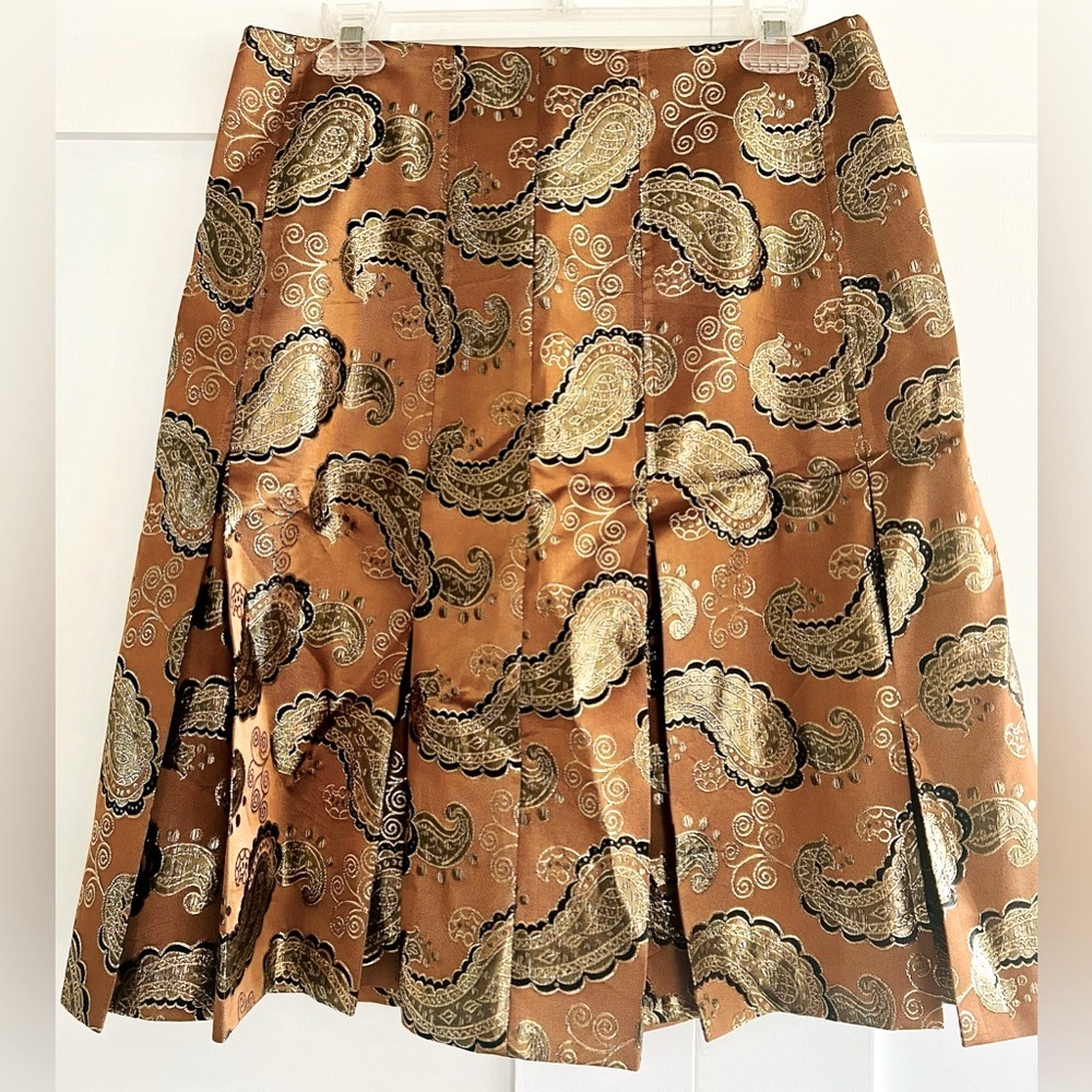 Club Monaco Pleated Skirt in Bronze and Black Paisley